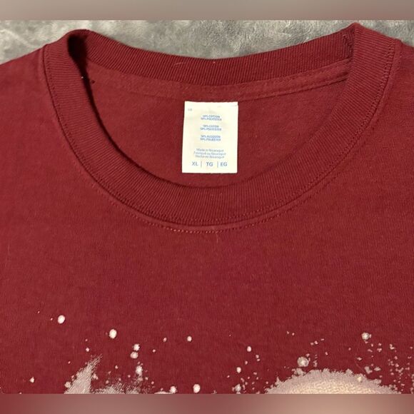 Men’s Red Tee Shirt with Howling Wolfs Print Sz XL - Picture 4 of 5